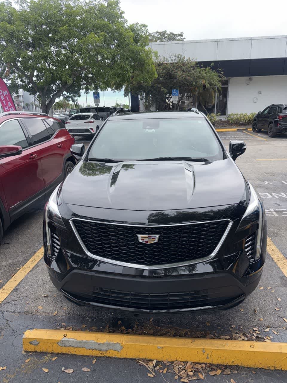 Thumbnail: 2023 Cadillac XT4 - 3