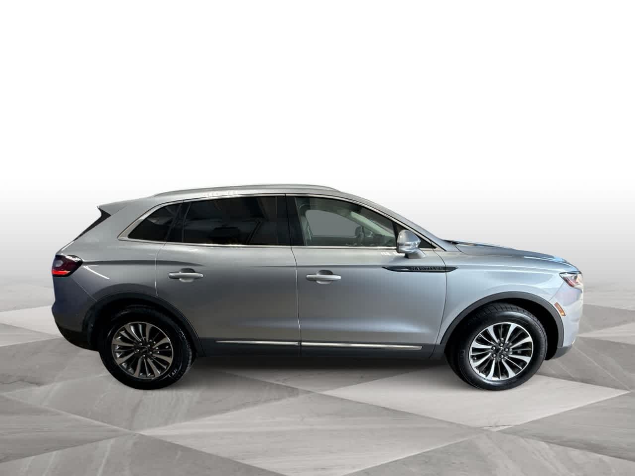 Thumbnail: 2021 Lincoln Nautilus - 9