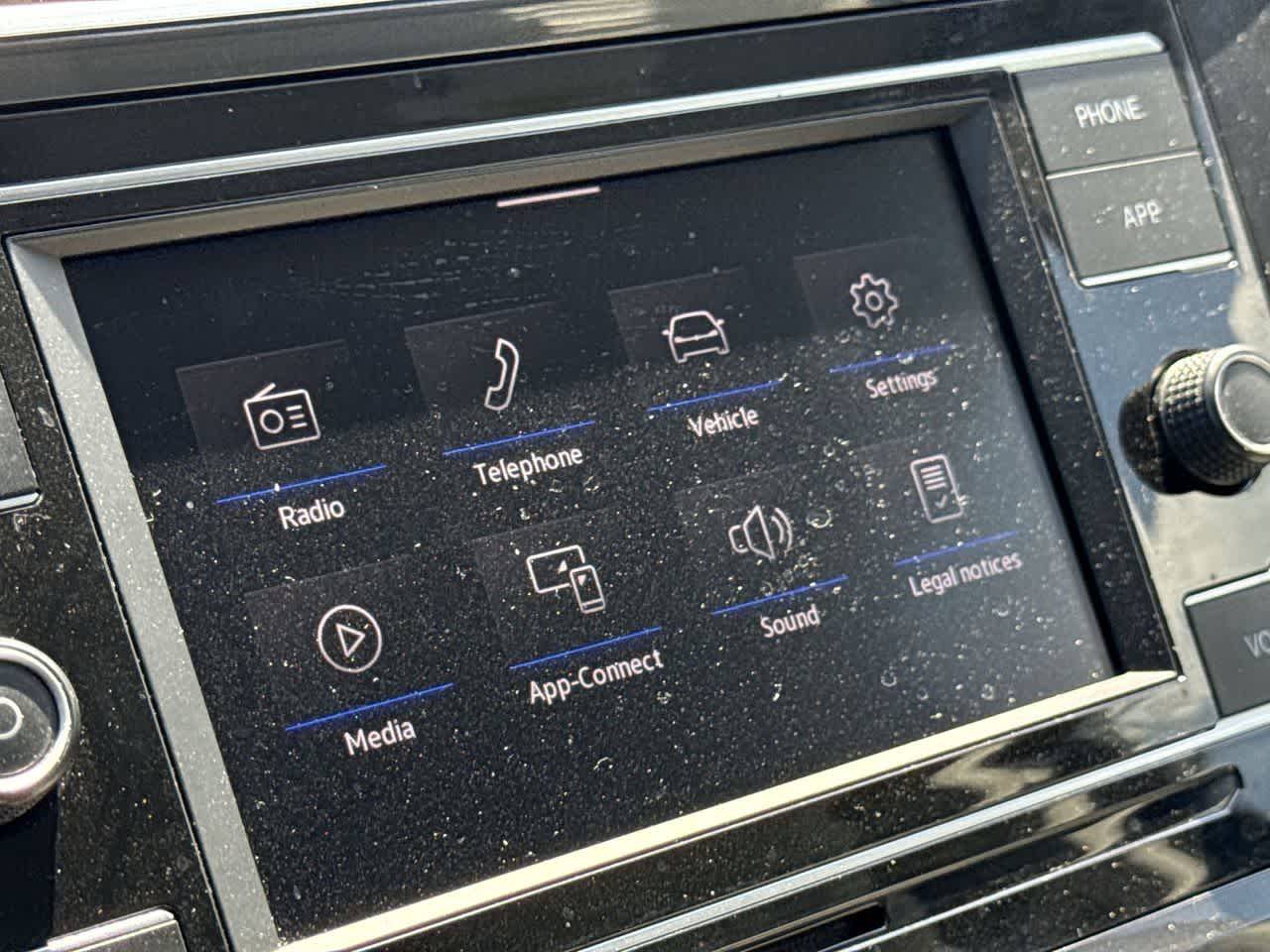 Thumbnail: 2023 Volkswagen Tiguan - 18