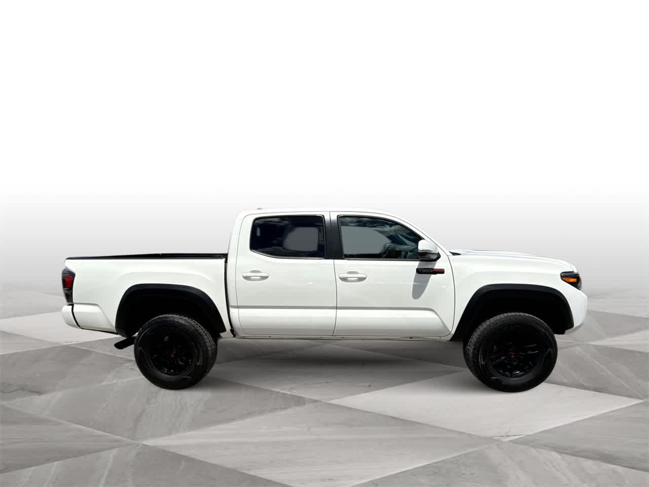 Thumbnail: 2021 Toyota Tacoma - 9