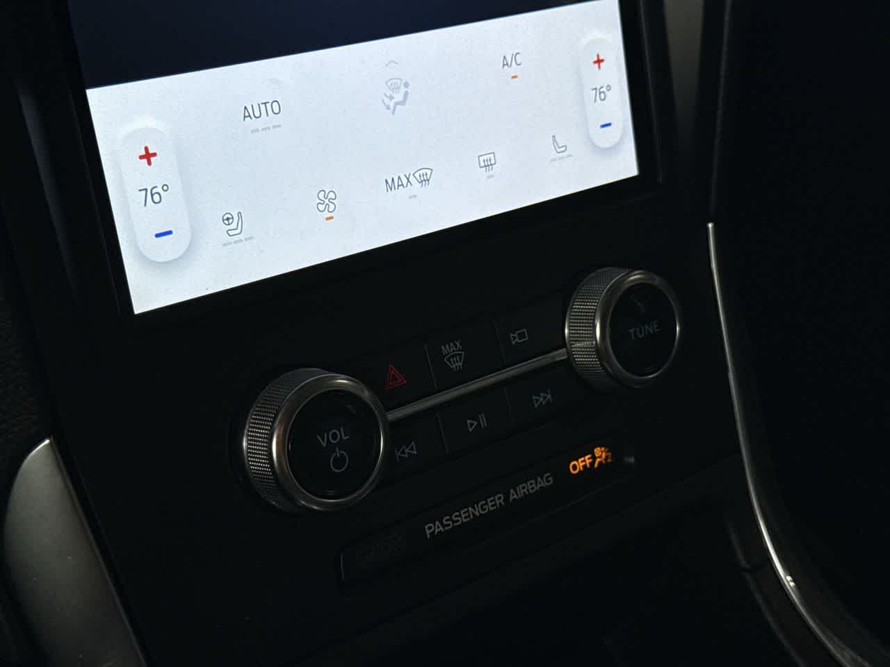 Thumbnail: 2024 Ford Edge - 19