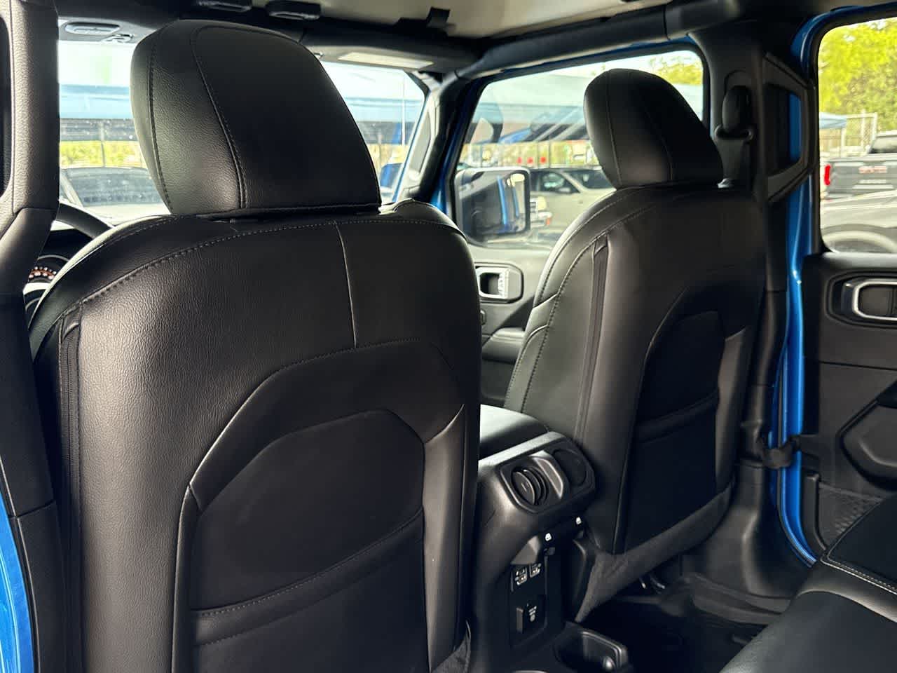 Thumbnail: 2023 Jeep Gladiator - 23