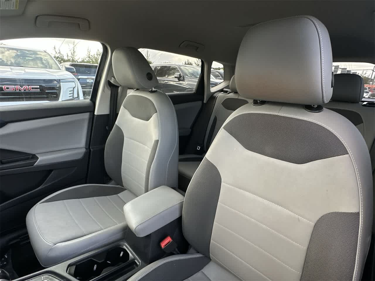 Thumbnail: 2022 Volkswagen Taos - 13