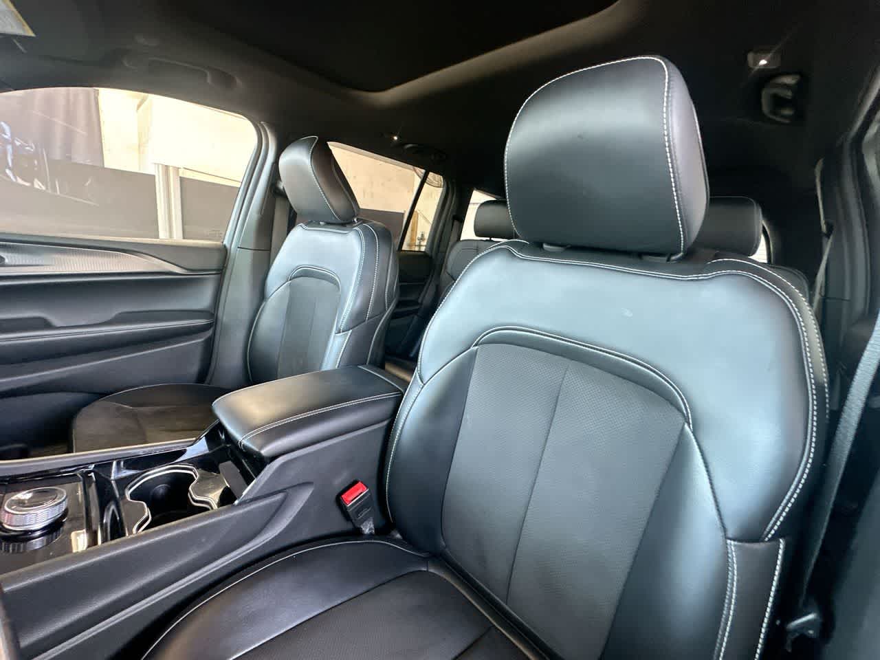 Thumbnail: 2023 Jeep Grand Cherokee - 14