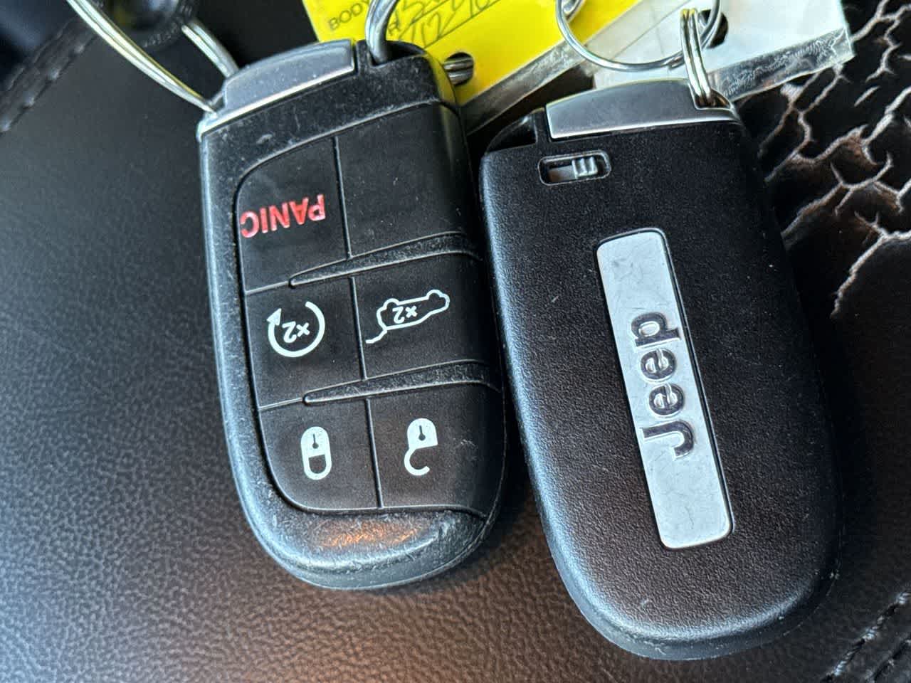 Thumbnail: 2021 Jeep Grand Cherokee - 28