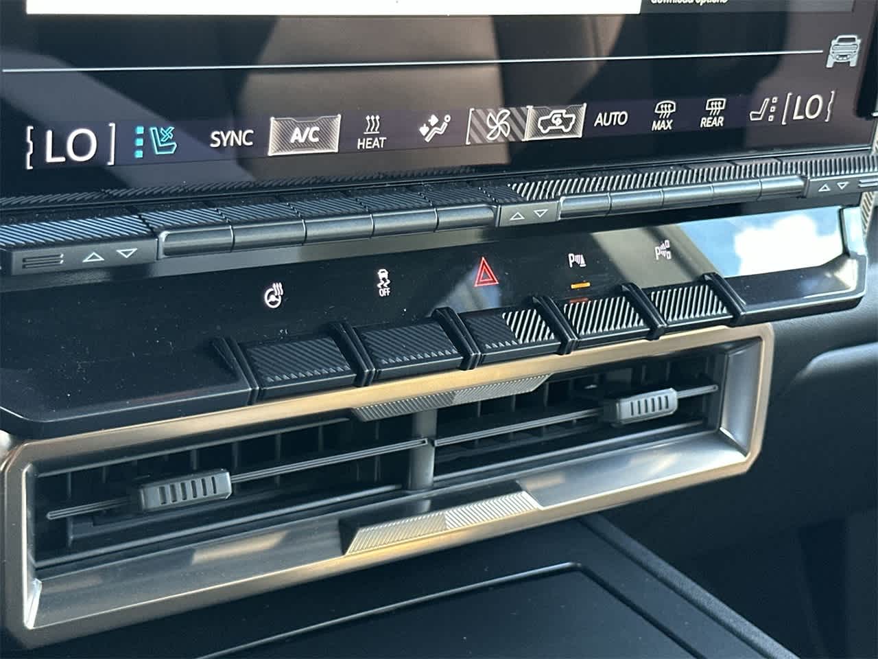 Thumbnail: 2025 GMC Hummer EV - 20