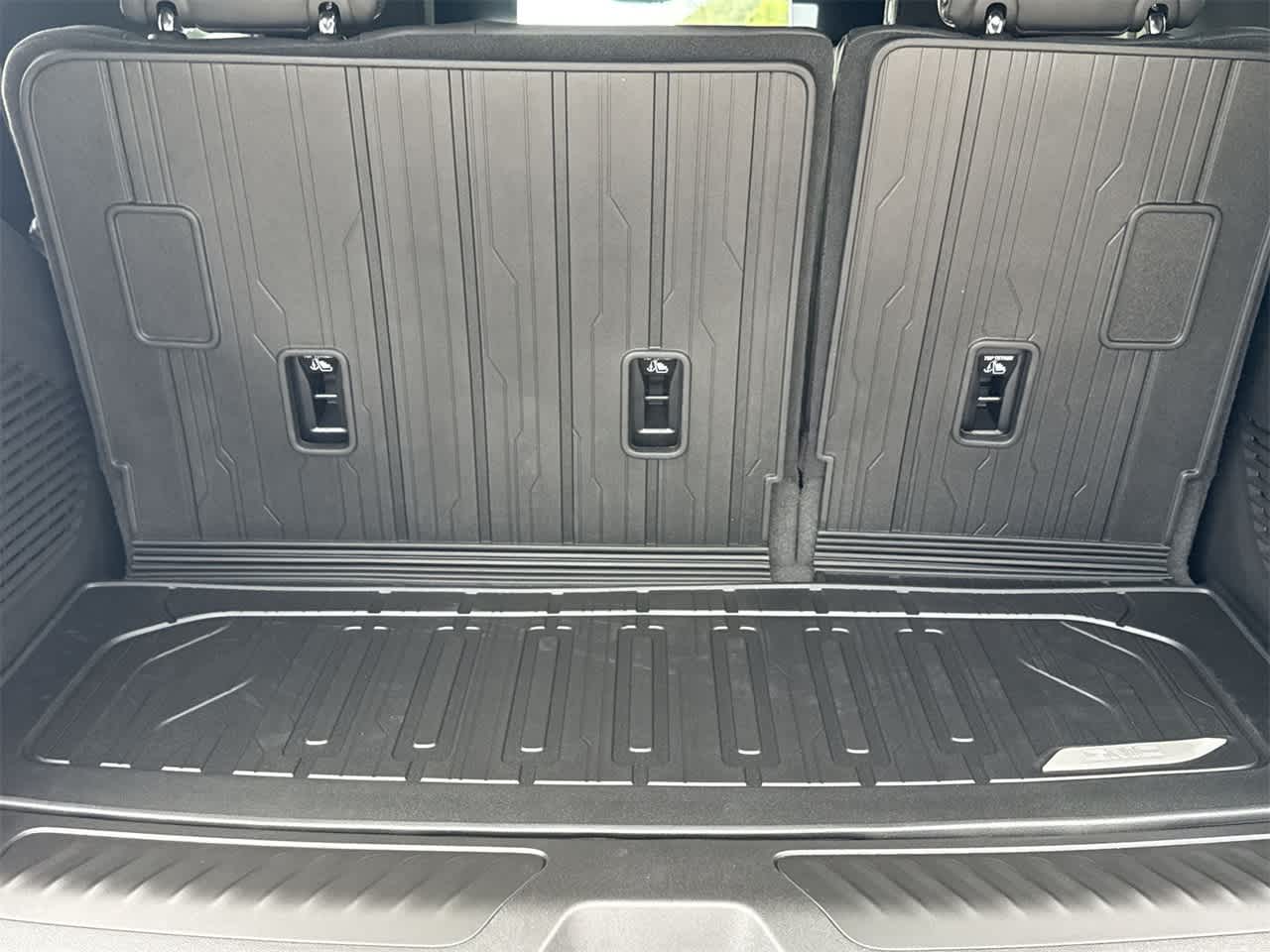 Thumbnail: 2026 GMC Yukon - 25