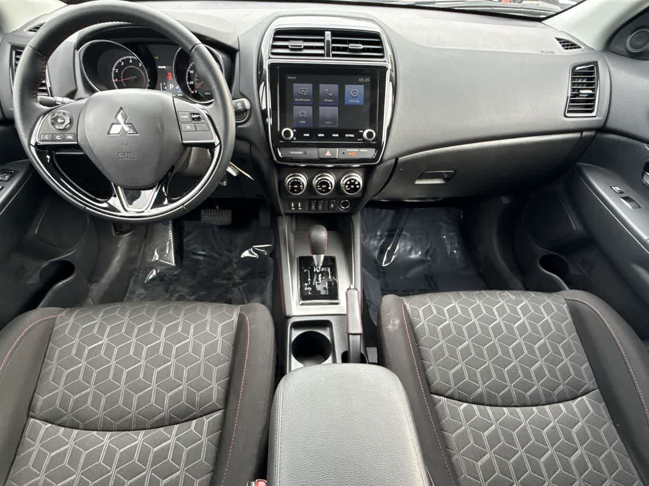 Thumbnail: 2025 Mitsubishi Outlander Sport - 24