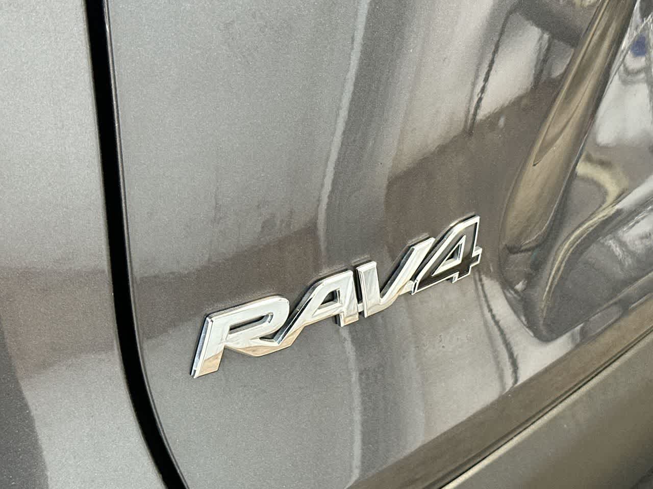 Thumbnail: 2024 Toyota RAV4 - 10