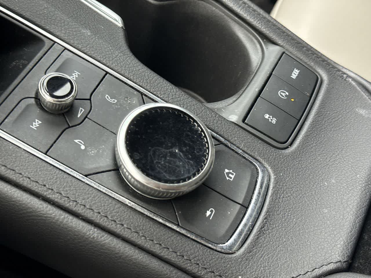 Thumbnail: 2023 Cadillac XT4 - 17