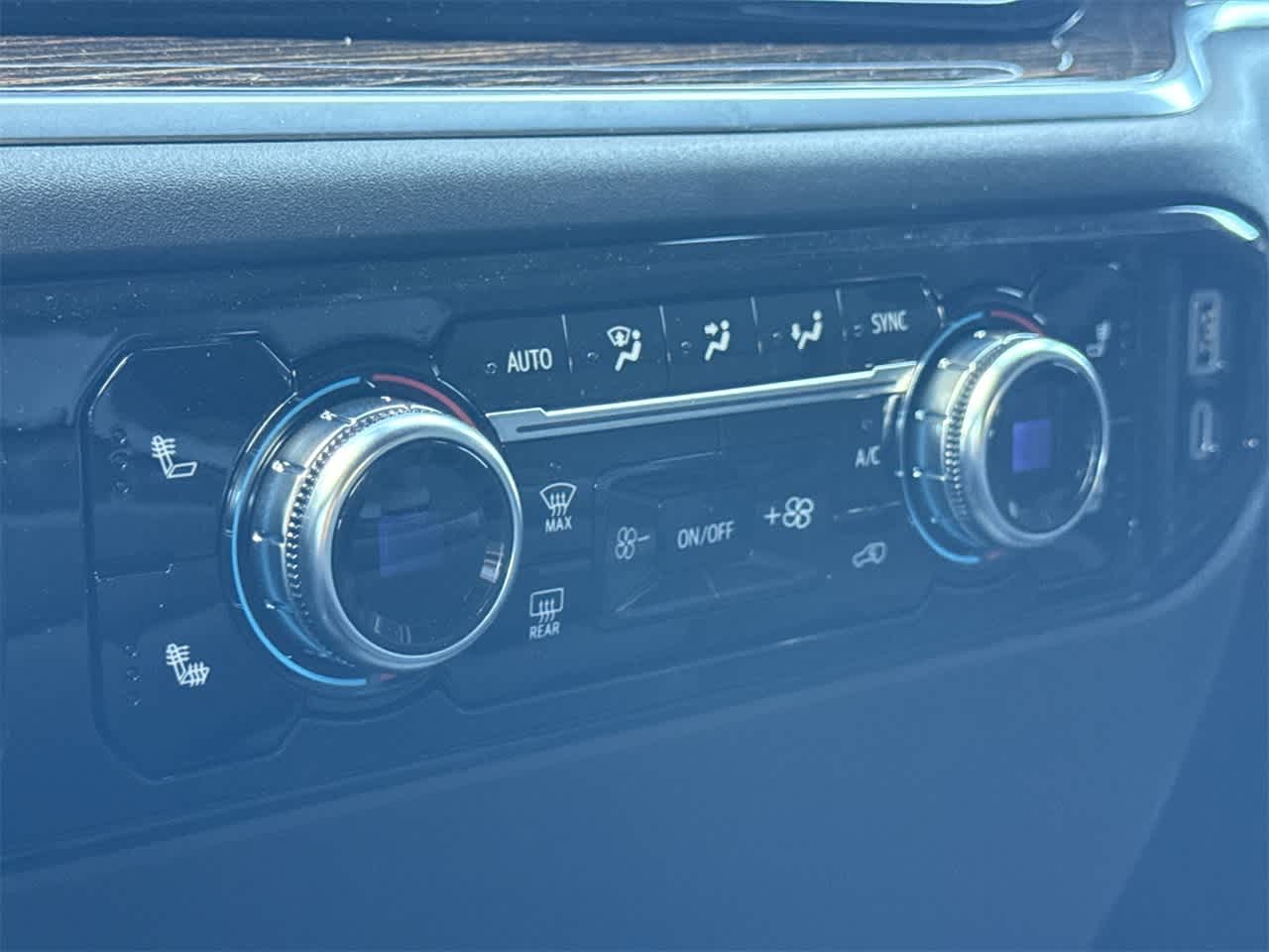 Thumbnail: 2026 GMC Sierra 1500 - 20