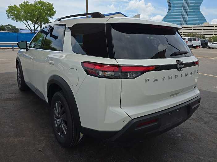 Thumbnail: 2025 Nissan Pathfinder - 4