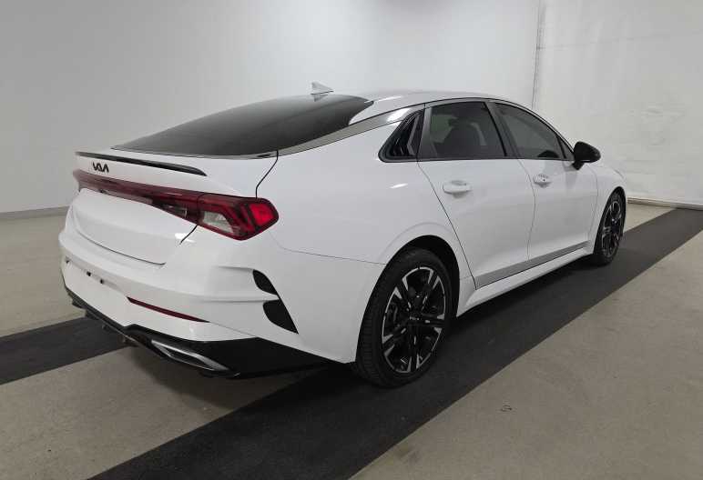 Thumbnail: 2023 Kia K5 - 3