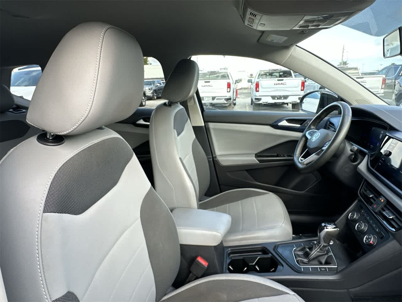 Thumbnail: 2022 Volkswagen Taos - 27