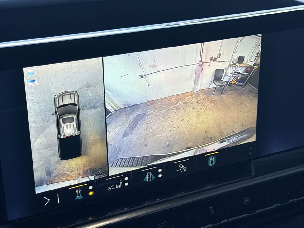 Thumbnail: 2023 Chevrolet Silverado 1500 - 19