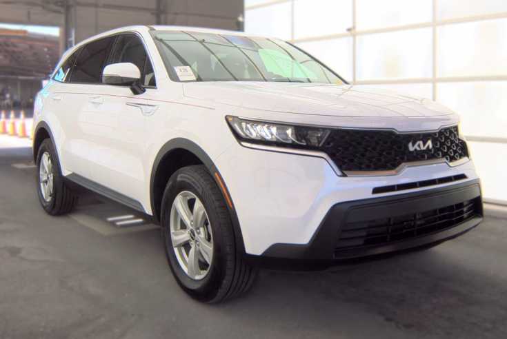 Thumbnail: 2023 Kia Sorento - 2