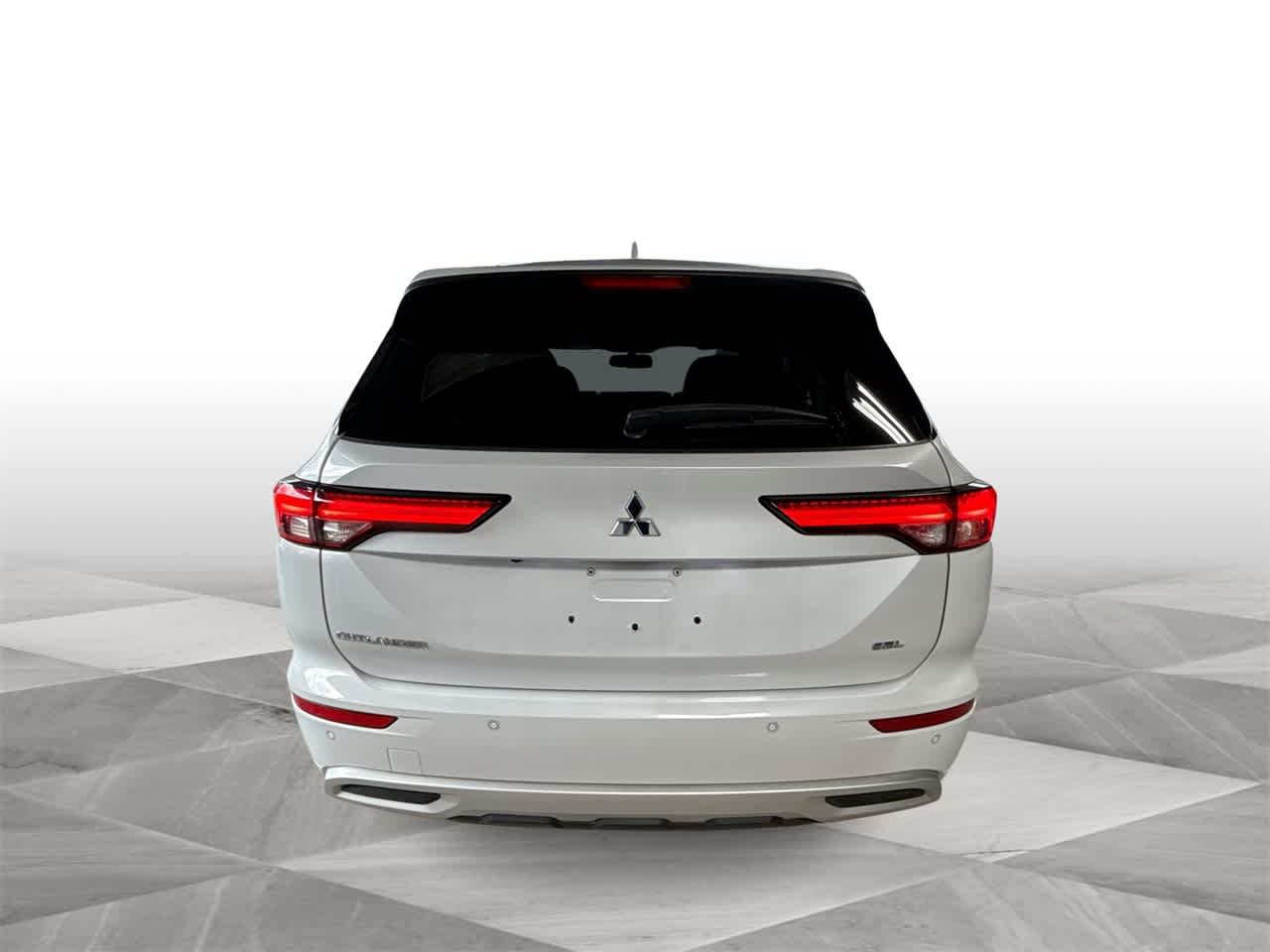 Thumbnail: 2022 Mitsubishi Outlander - 7