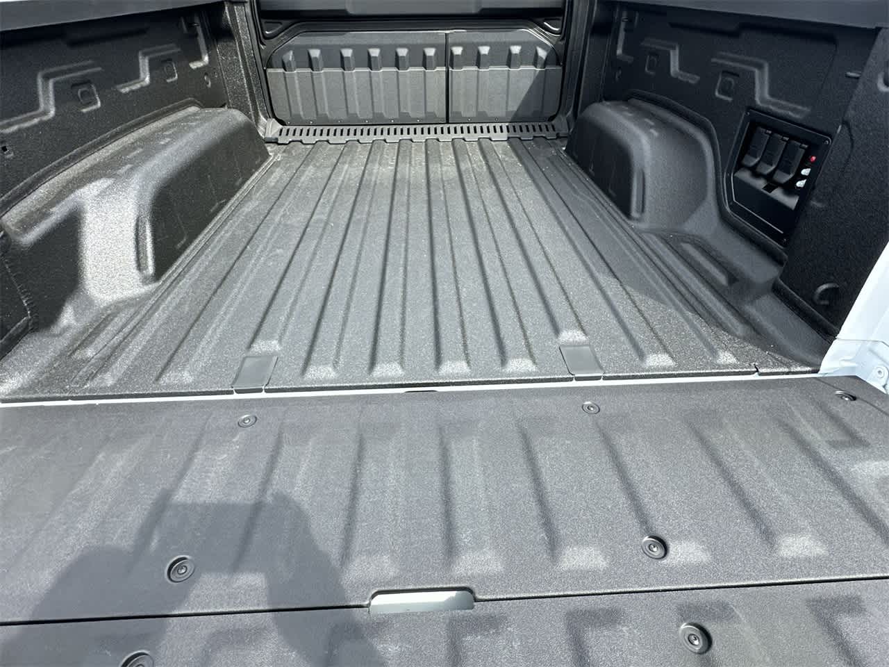 Thumbnail: 2026 GMC Sierra EV - 25