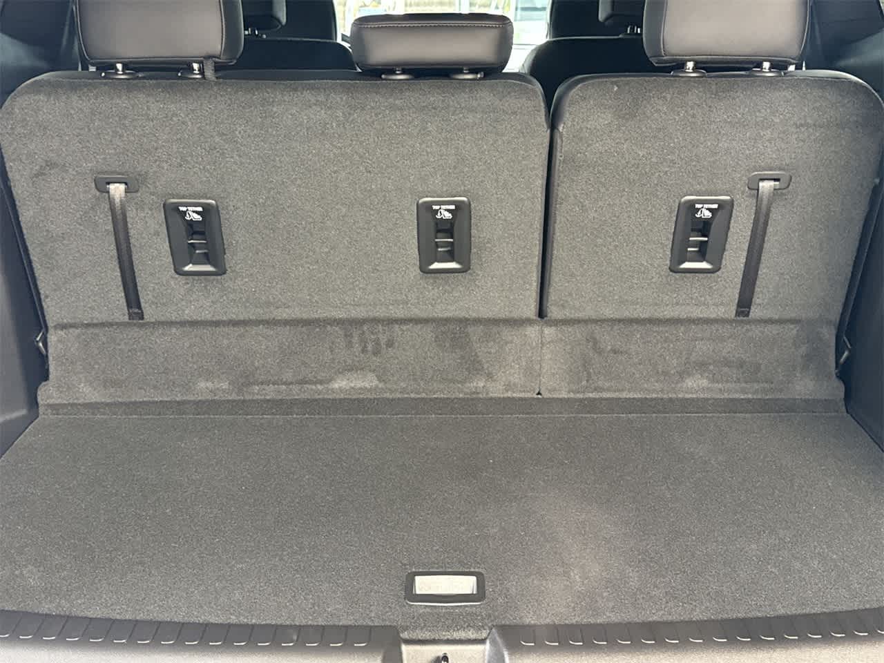 Thumbnail: 2026 GMC Acadia - 25