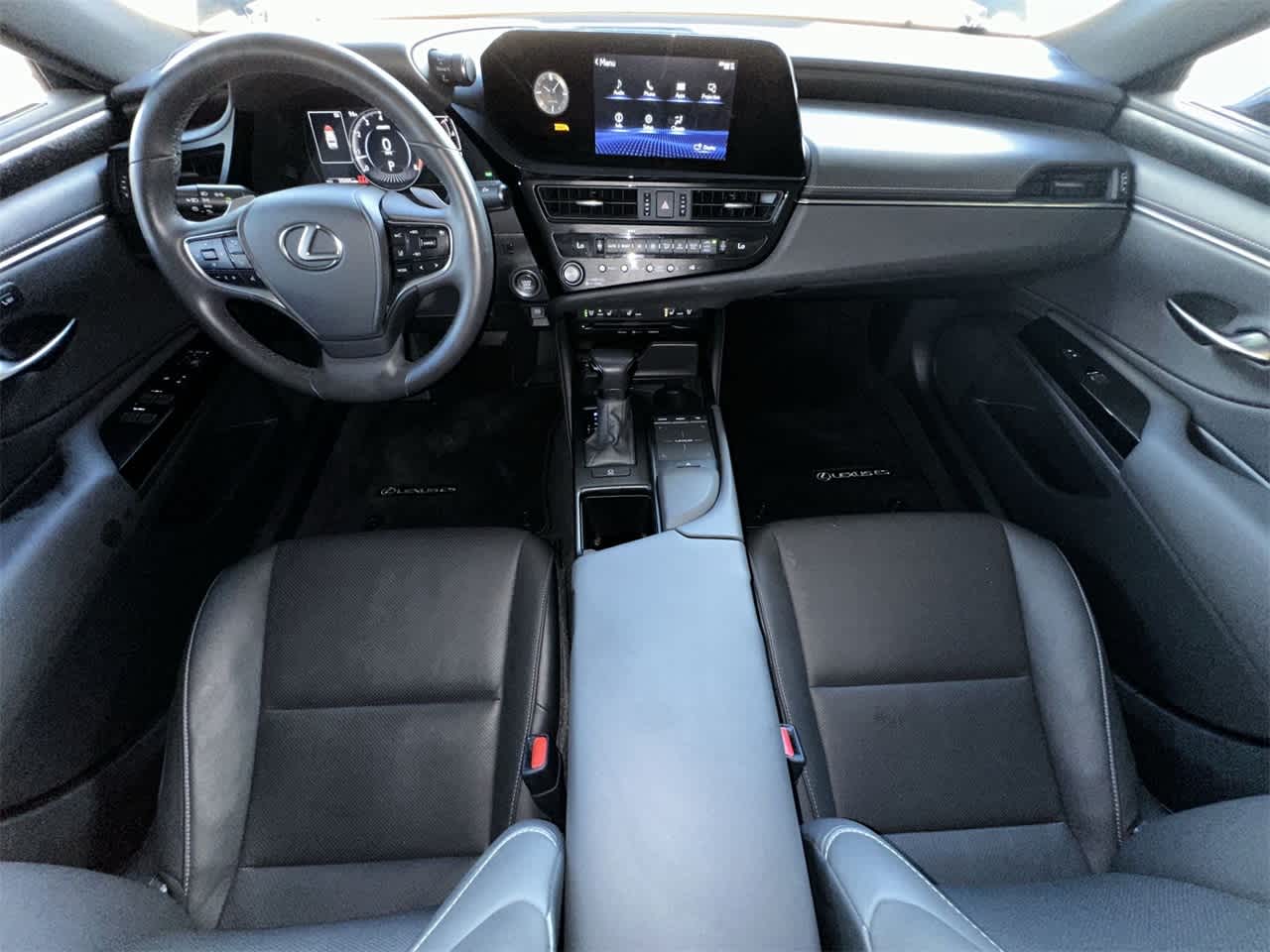 Thumbnail: 2022 Lexus ES - 24