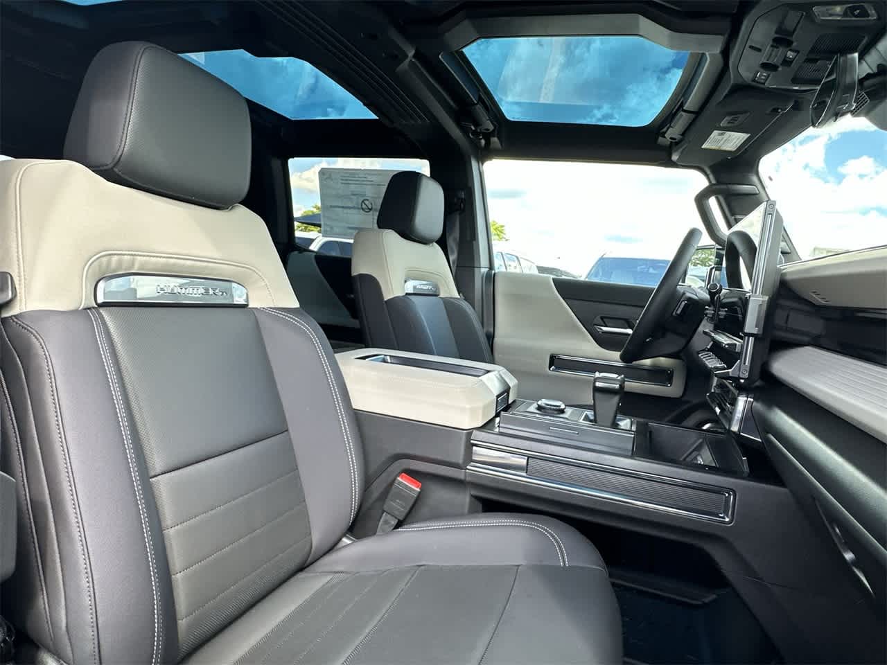 Thumbnail: 2026 GMC Hummer EV - 27