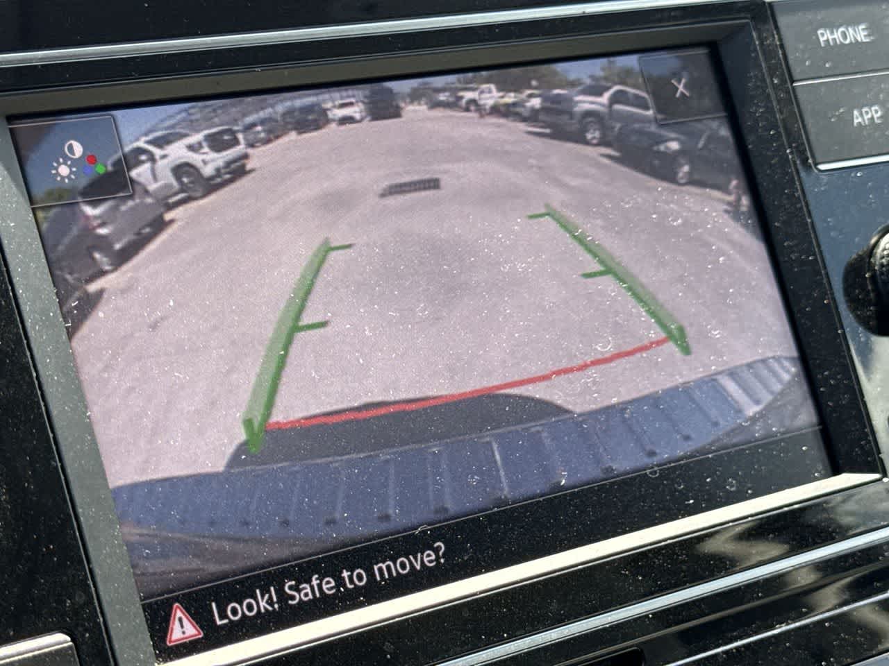 Thumbnail: 2023 Volkswagen Tiguan - 19