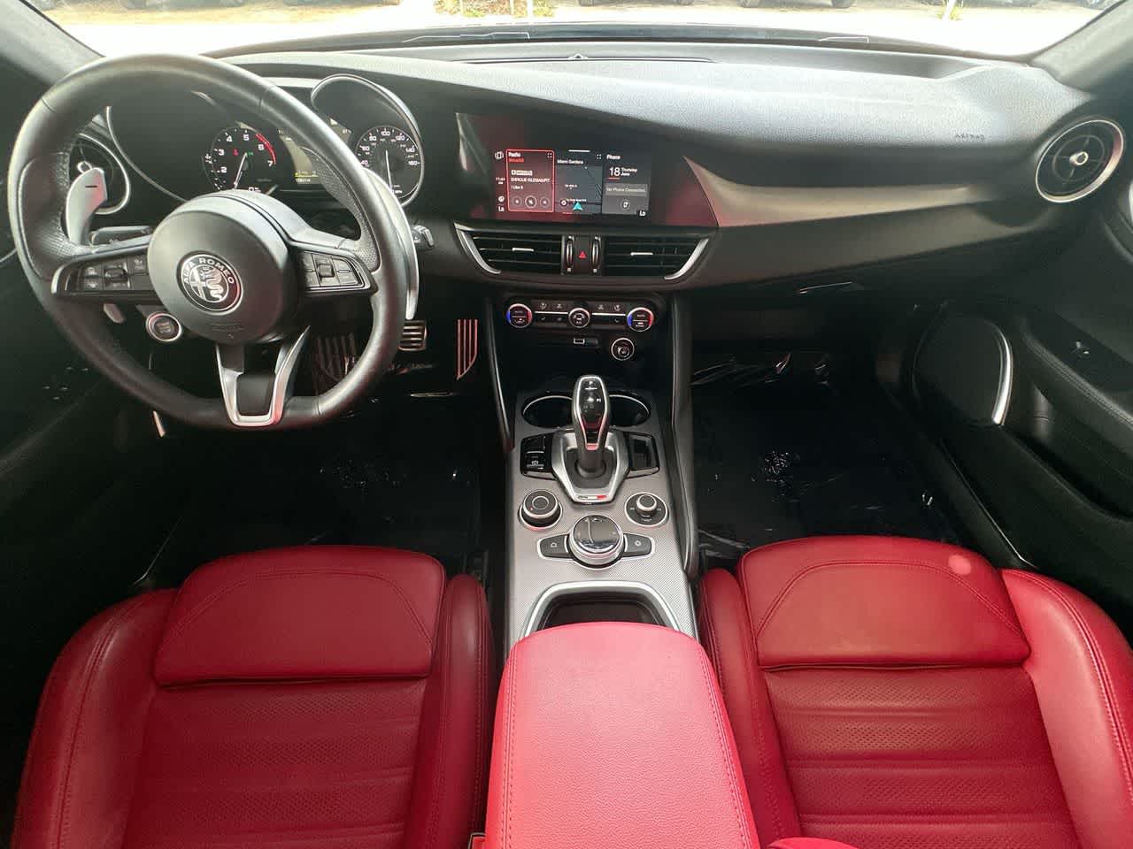 Thumbnail: 2022 Alfa Romeo Giulia - 24