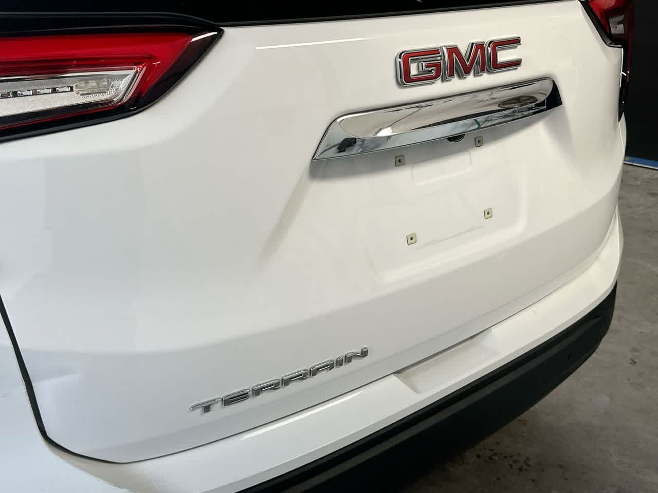 Thumbnail: 2023 GMC Terrain - 10