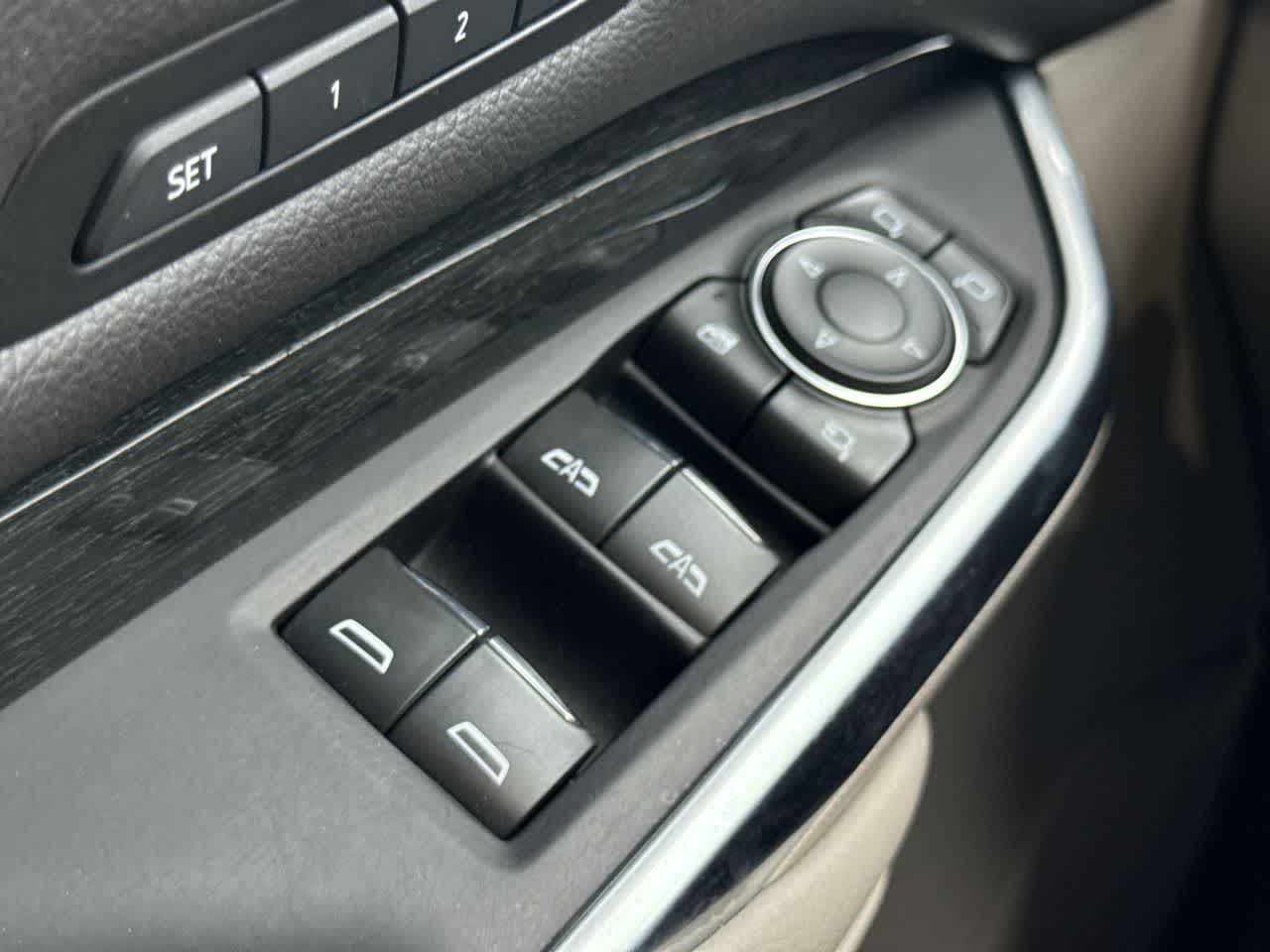 Thumbnail: 2023 Cadillac XT4 - 16