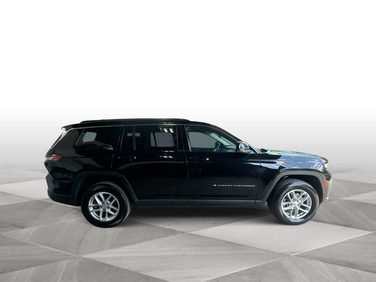 Thumbnail: 2023 Jeep Grand Cherokee - 9