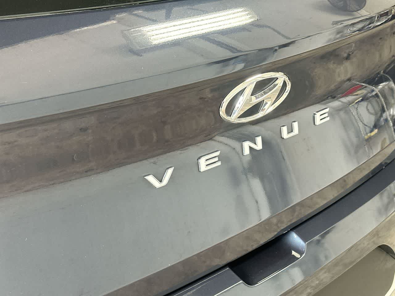 Thumbnail: 2023 Hyundai Venue - 10