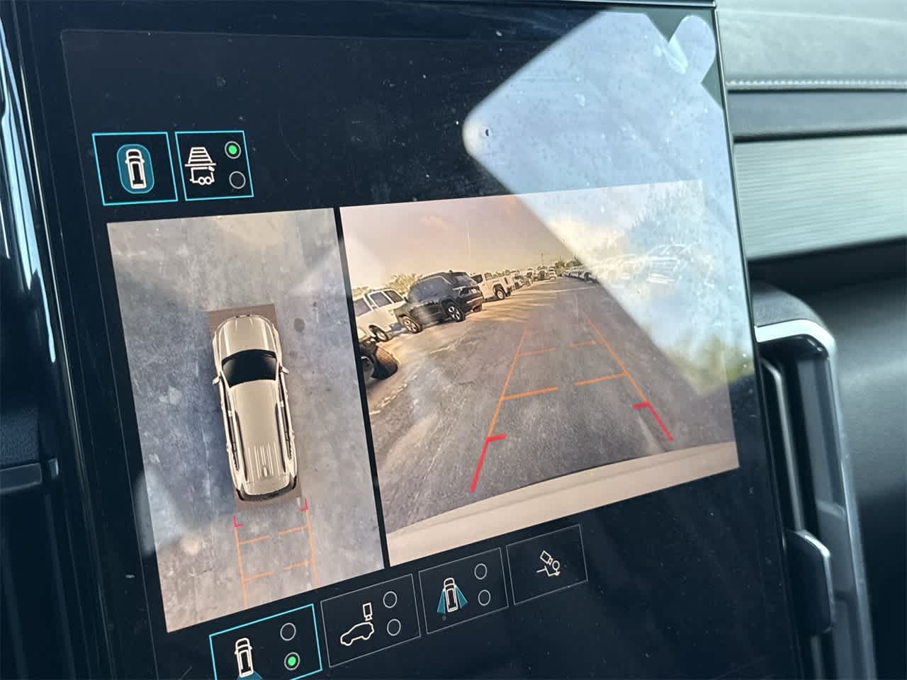 Thumbnail: 2024 GMC Acadia - 19