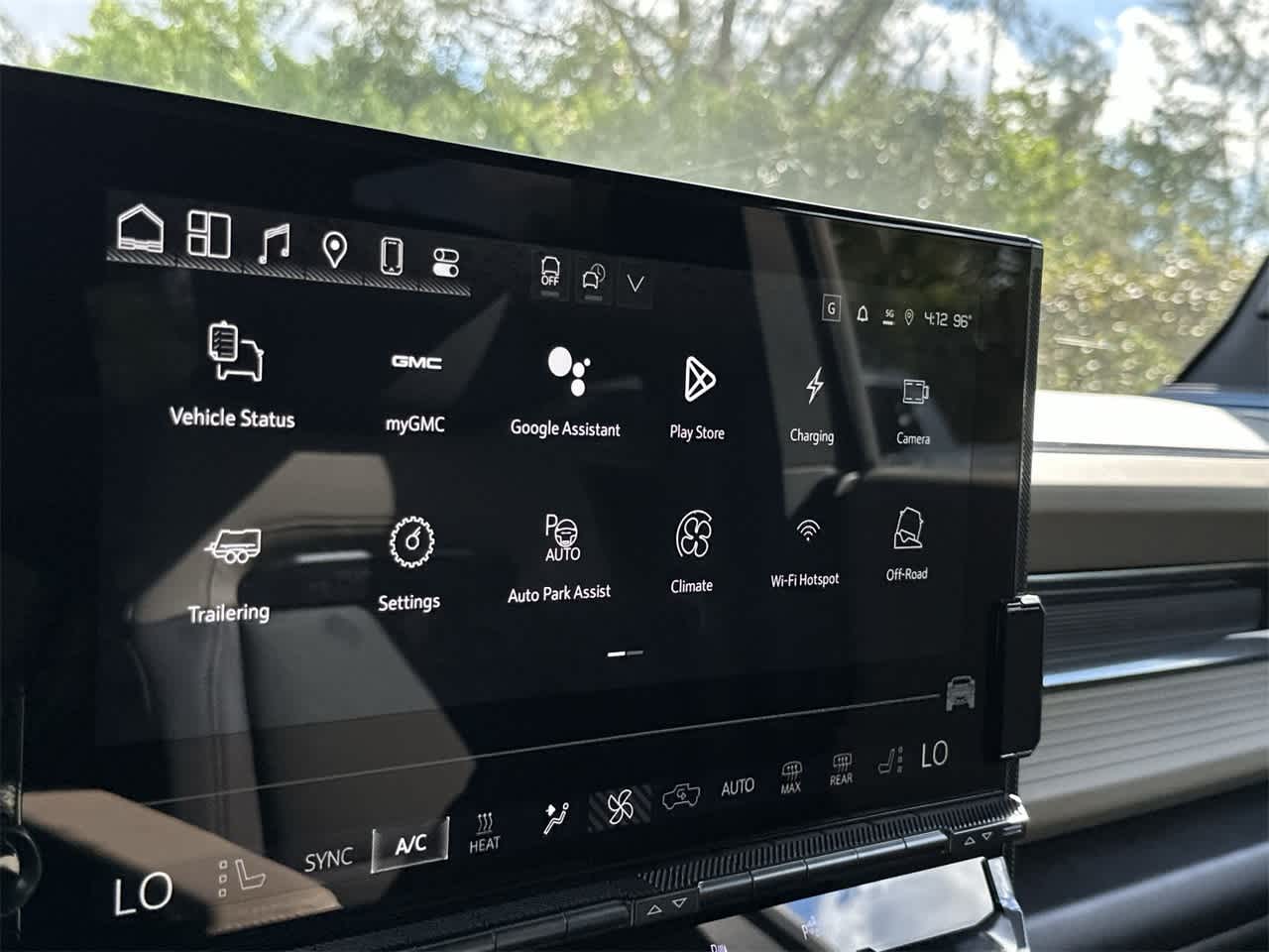 Thumbnail: 2026 GMC Hummer EV - 18