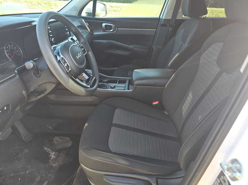 Thumbnail: 2023 Kia Sorento - 5