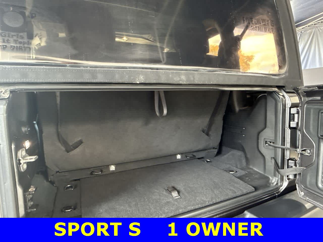 Thumbnail: 2022 Jeep Wrangler - 25