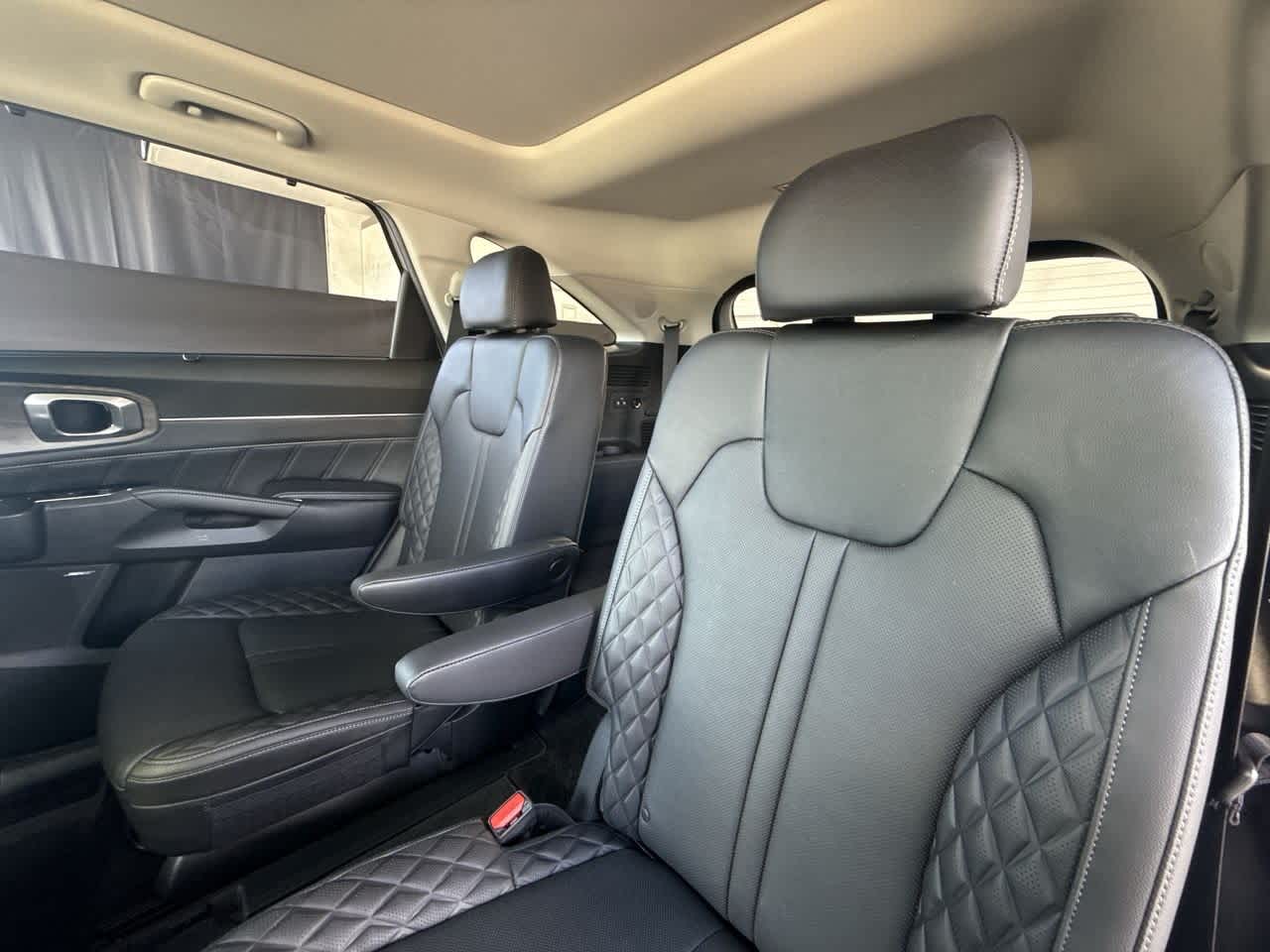 Thumbnail: 2023 Kia Sorento - 21