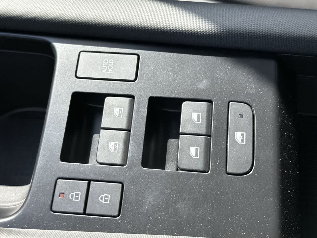 Thumbnail: 2025 Hyundai Ioniq 6 - 17