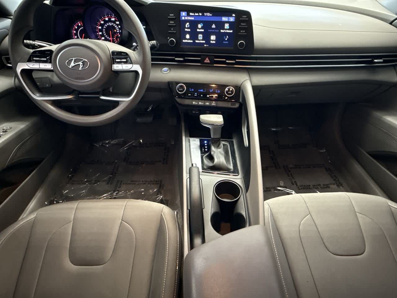 2023 Hyundai Elantra SEL 24