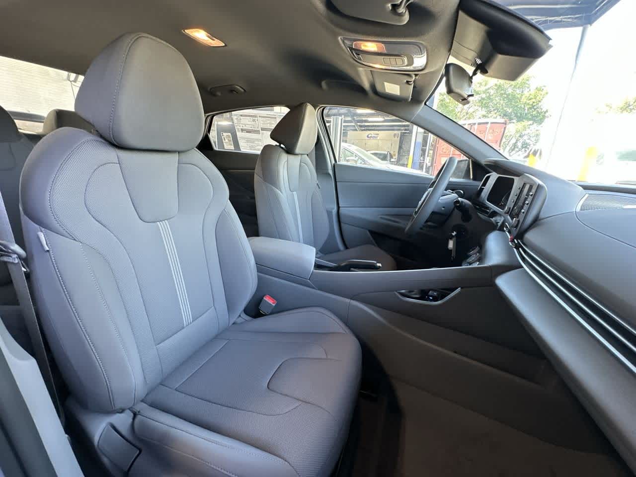 Thumbnail: 2025 Hyundai Elantra - 27