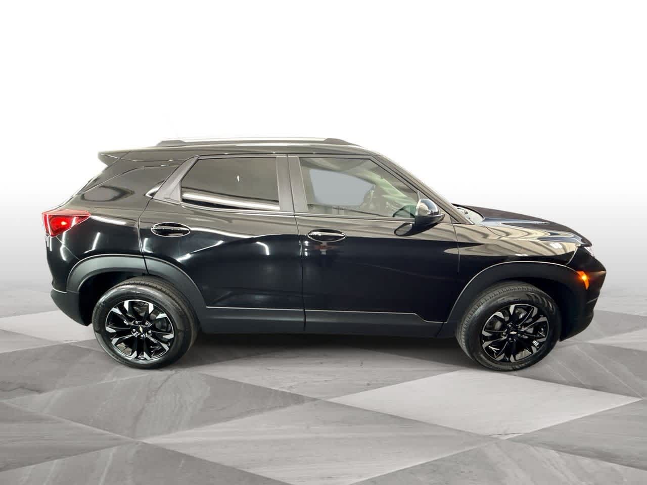 Thumbnail: 2023 Chevrolet TrailBlazer - 9