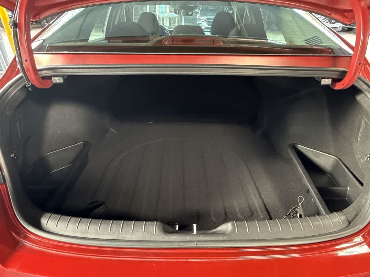 Thumbnail: 2025 Hyundai Elantra - 25