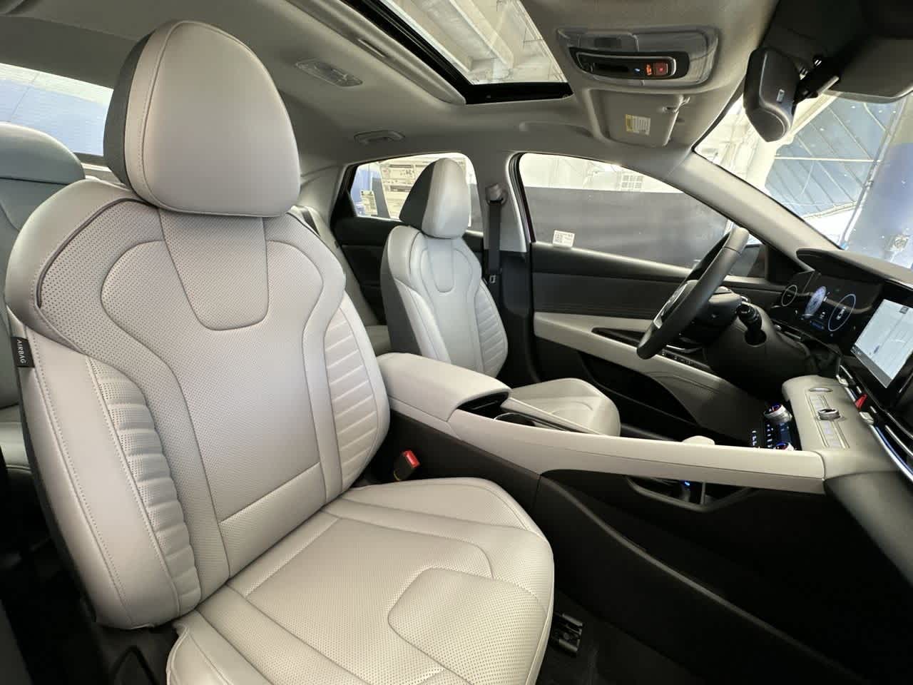 Thumbnail: 2025 Hyundai Elantra - 27