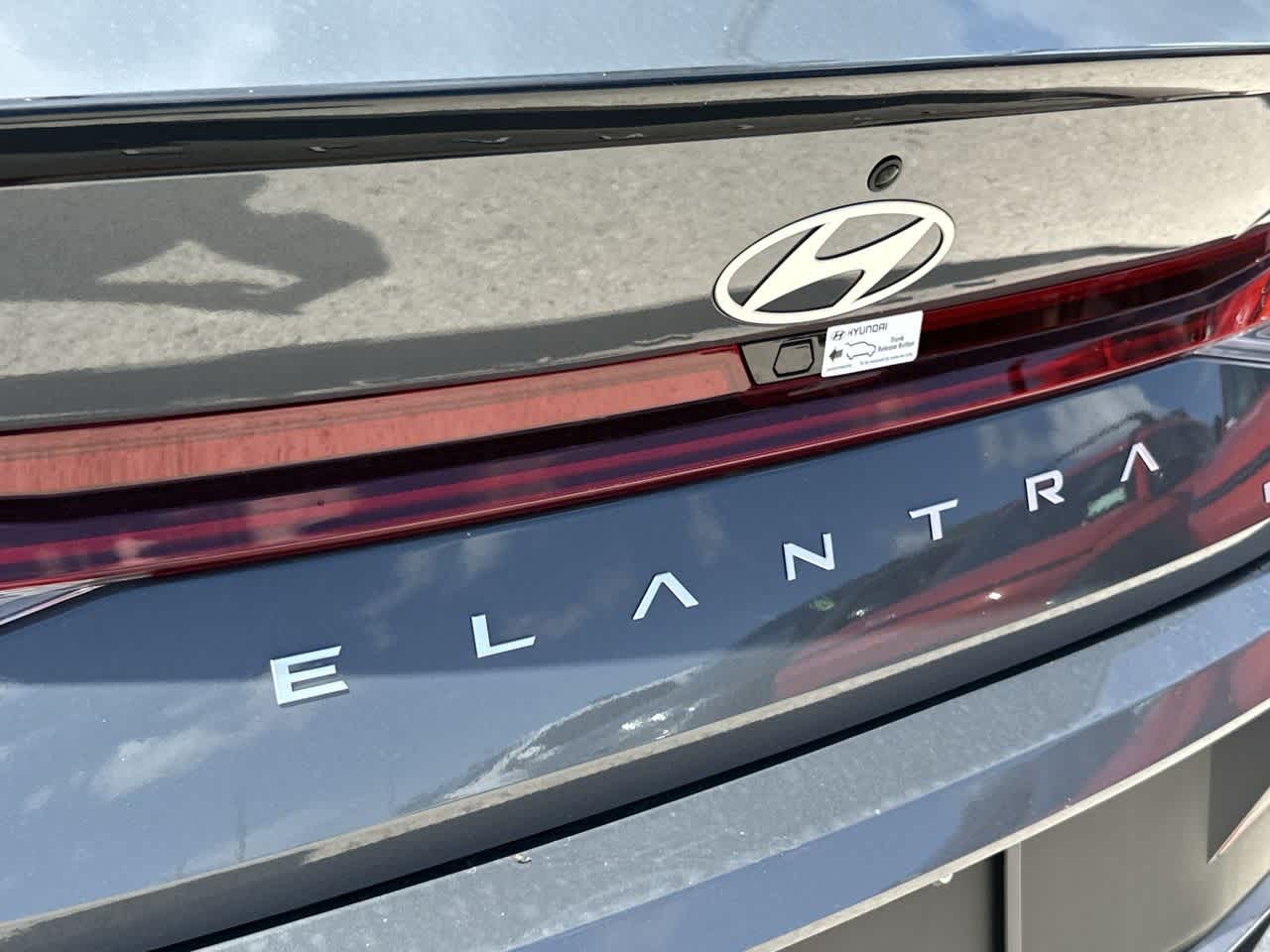 Thumbnail: 2025 Hyundai Elantra - 10