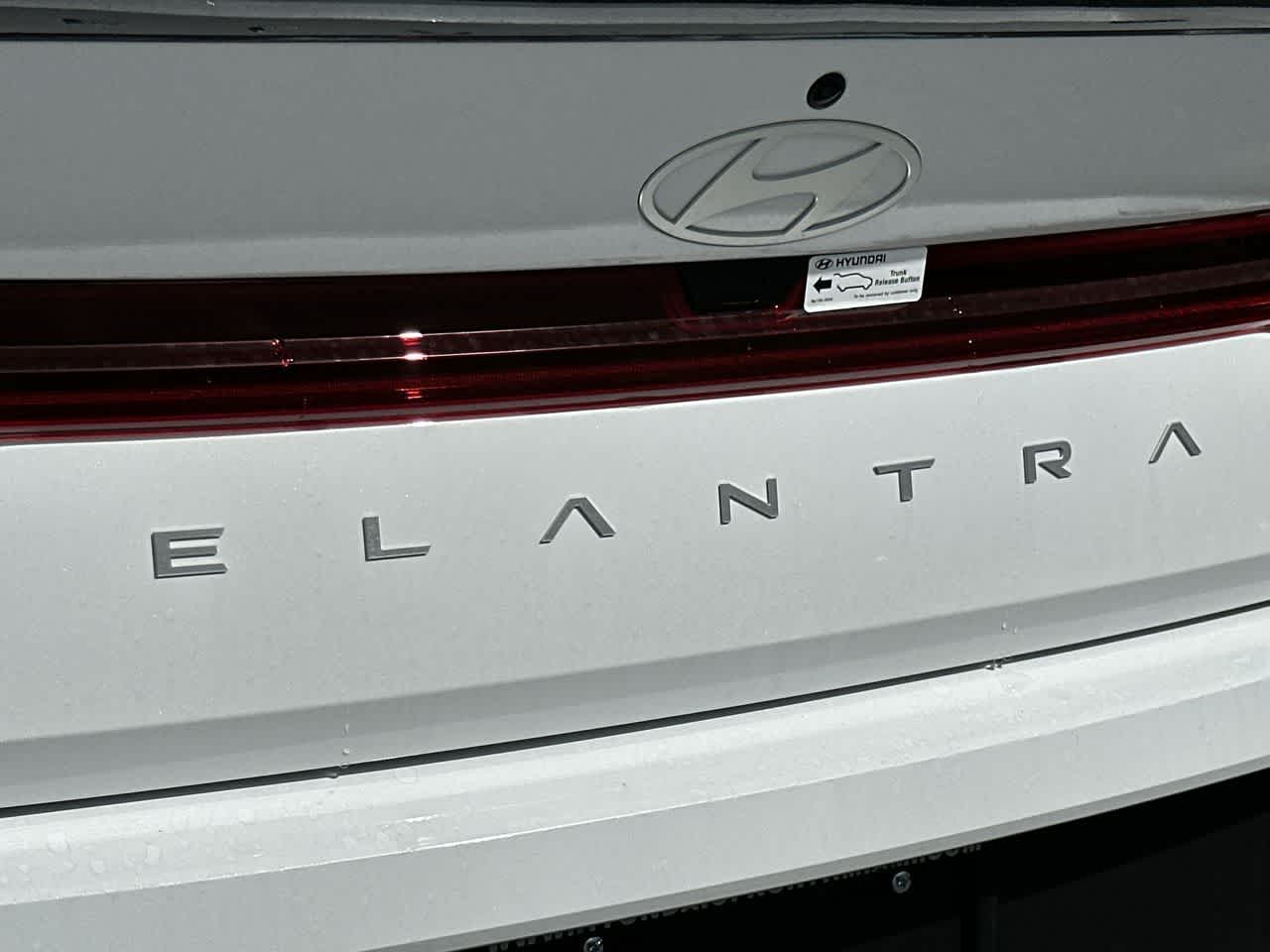 Thumbnail: 2025 Hyundai Elantra - 10