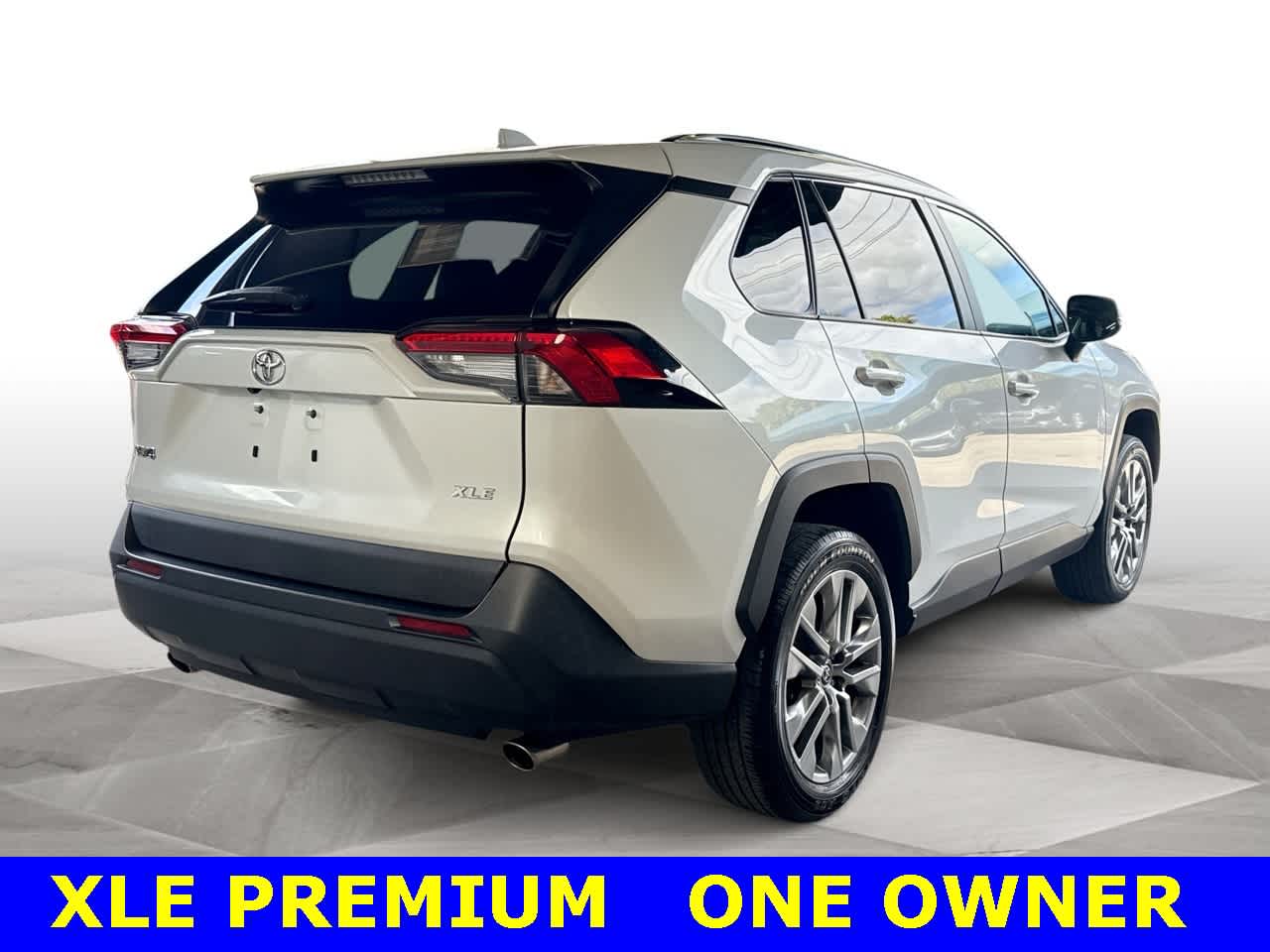 Thumbnail: 2023 Toyota RAV4 - 8