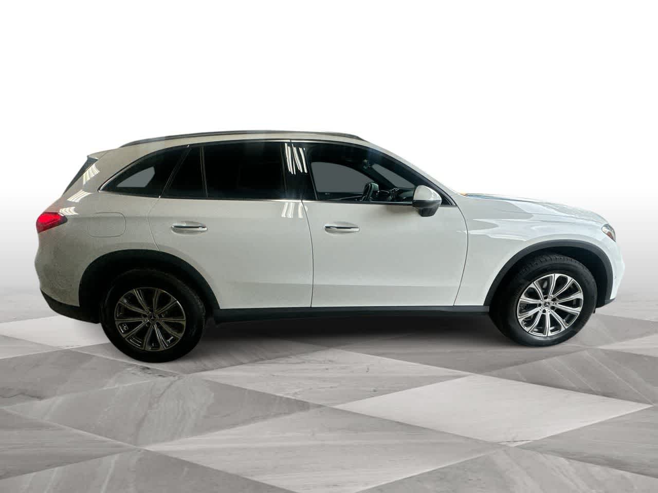 Thumbnail: 2026 Mercedes-Benz GLC - 9