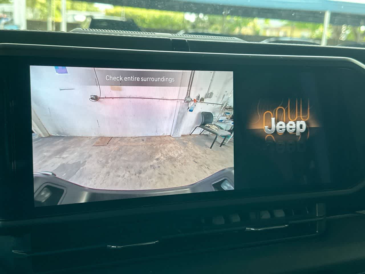 Thumbnail: 2025 Jeep Gladiator - 19