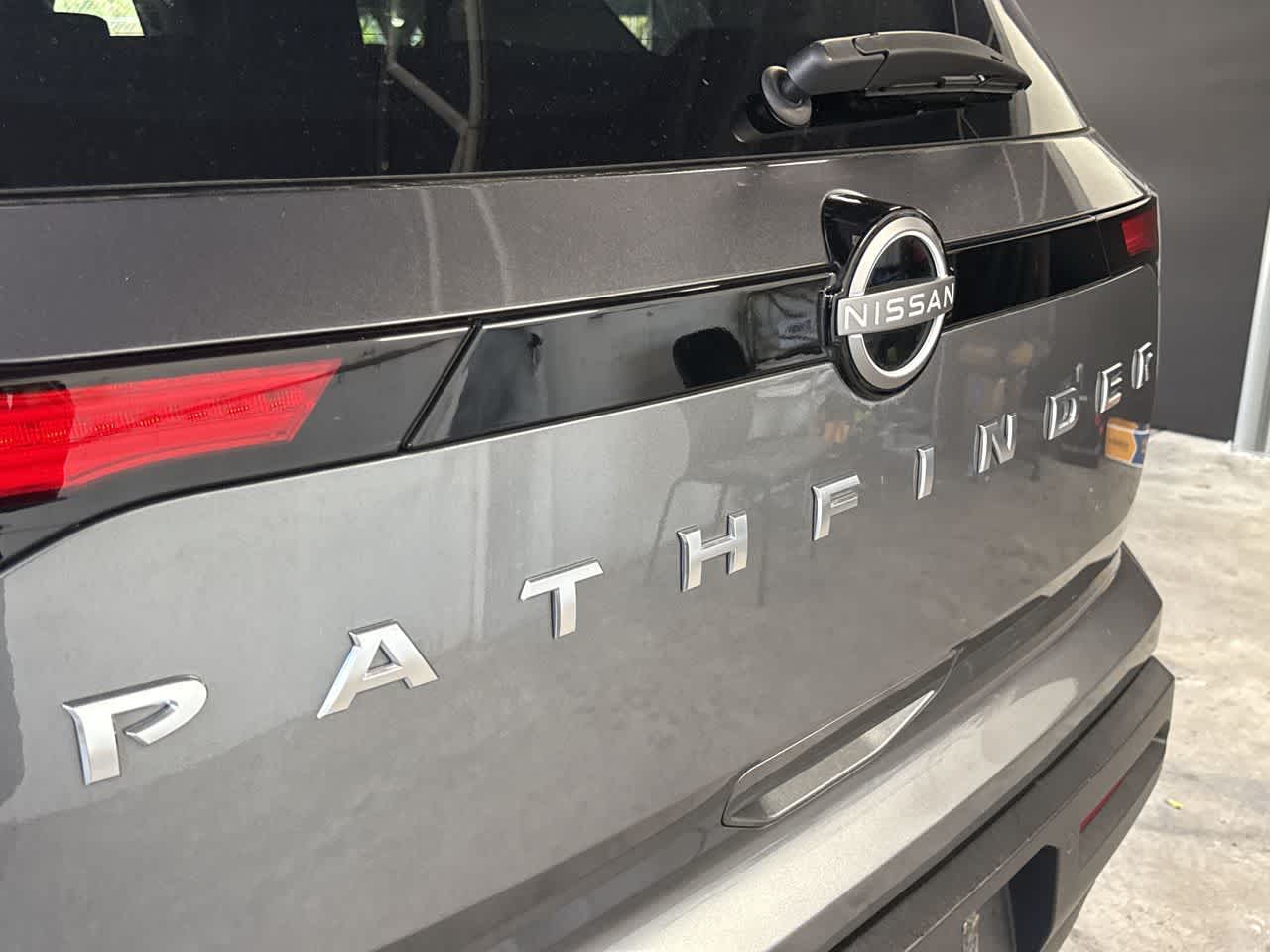 Thumbnail: 2024 Nissan Pathfinder - 10