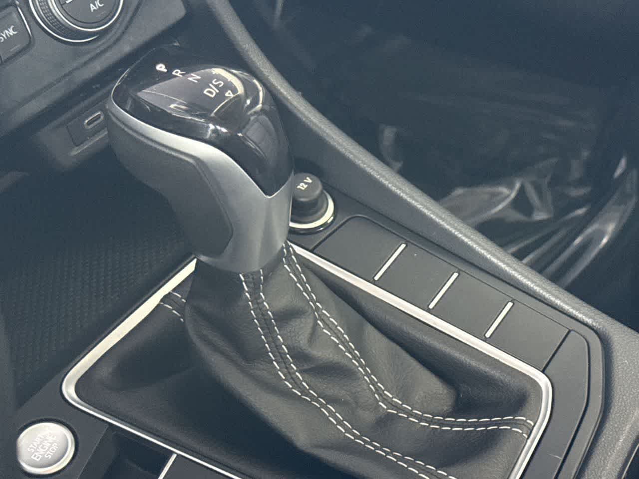 Thumbnail: 2022 Volkswagen Jetta - 21