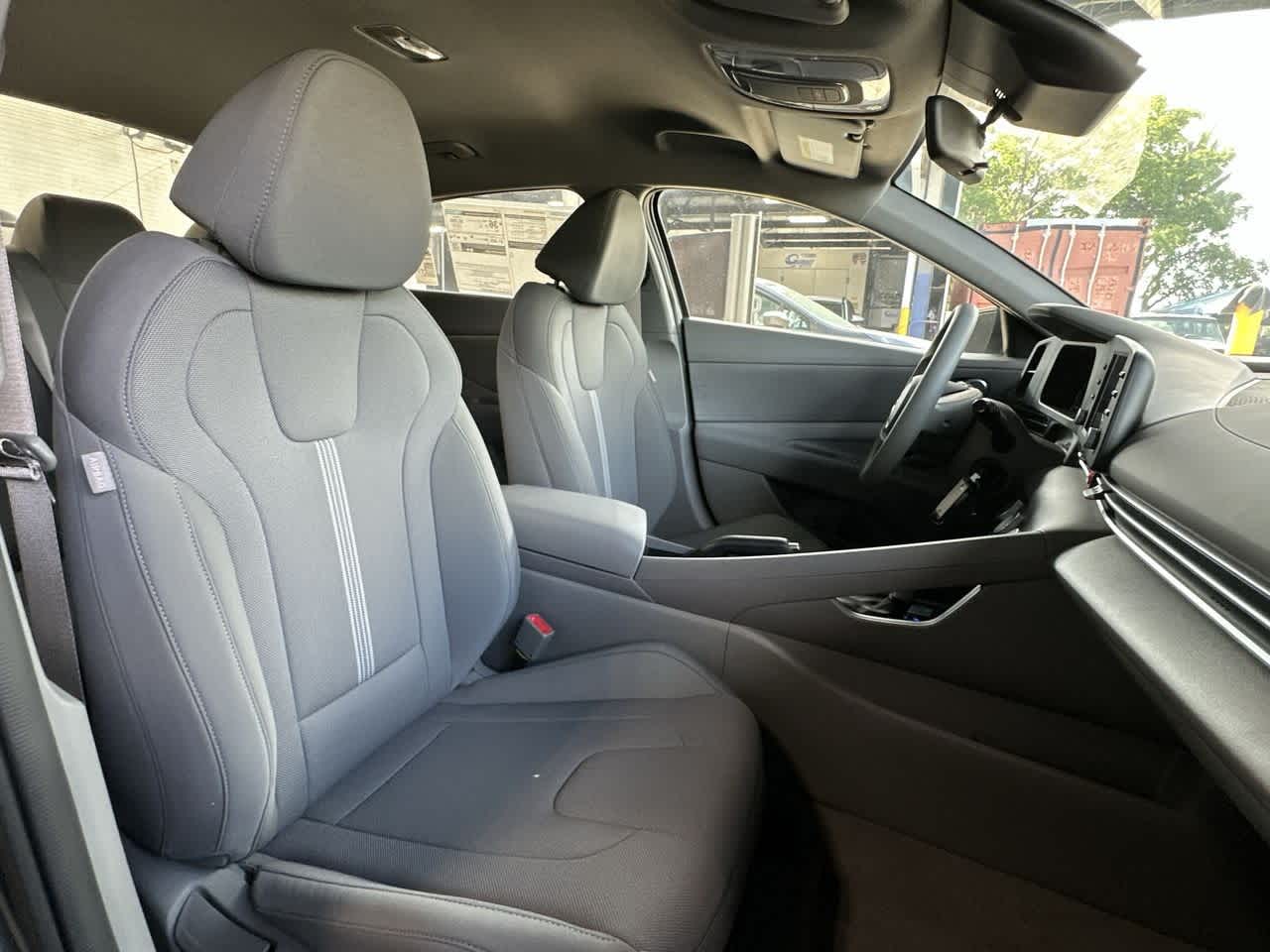 Thumbnail: 2025 Hyundai Elantra - 27